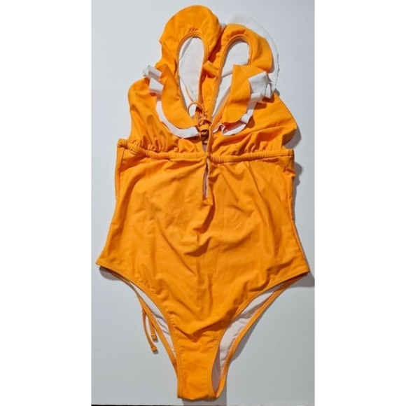 β€οΈβπ₯$5~ CUPSHE One Piece Ruffle Swimsuit, Deep Plunging Neckline, Golden - Picture 3 of 4